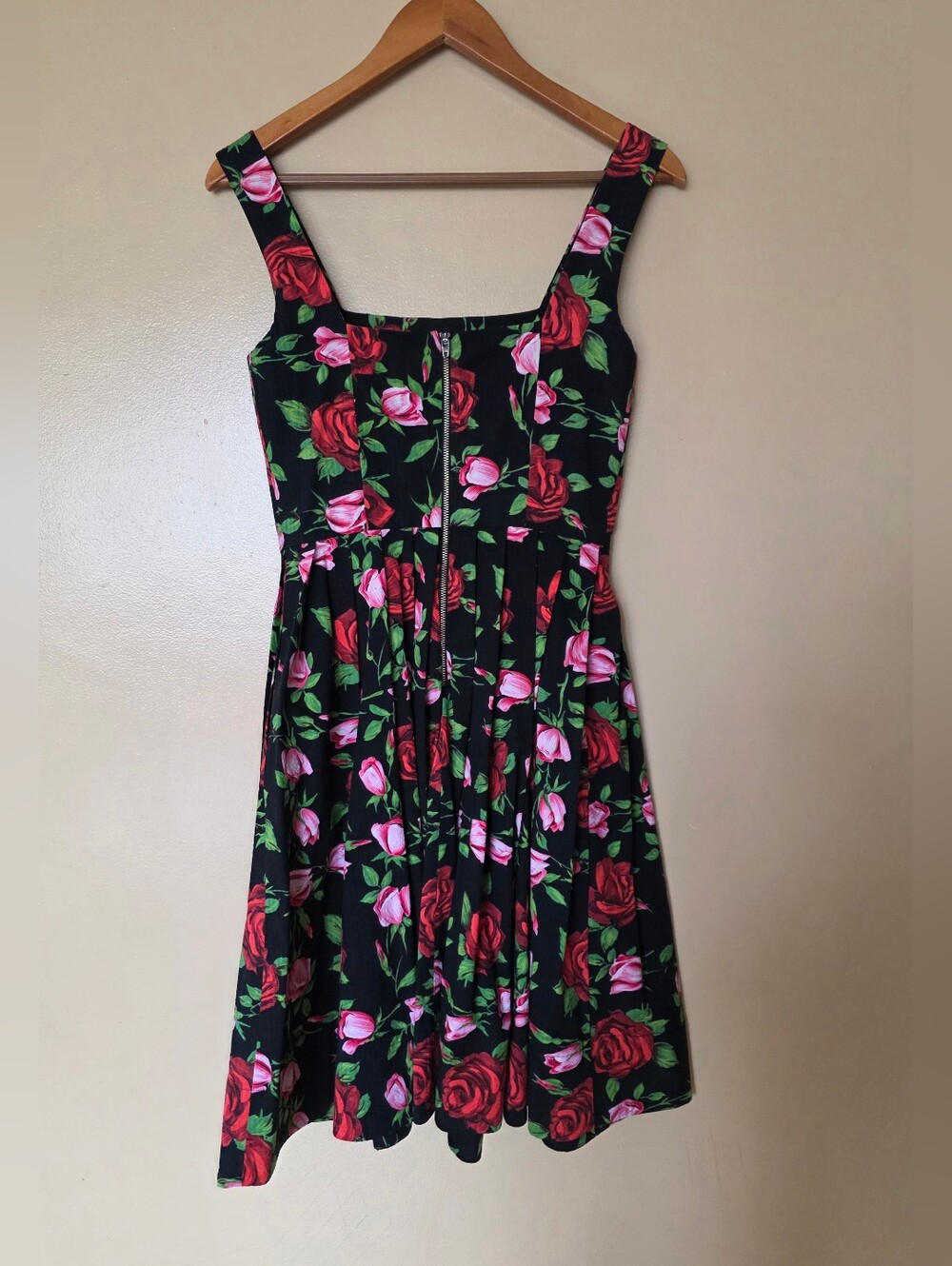 Betsey Johnson Romantic Rose Print Fit & Flare Dress Sz 4 USA Pin Up Rockabilly - Picture 6 of 13